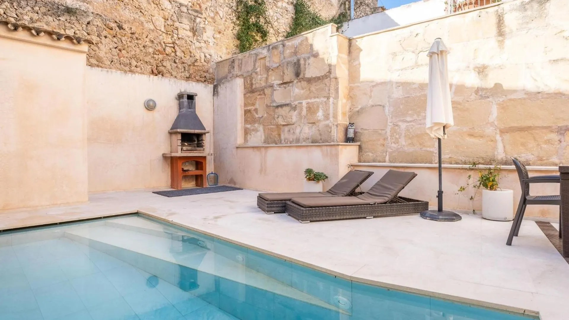 Townhouse San Sebastia By Sunvillas Mallorca Pollença 0*,  Espagne