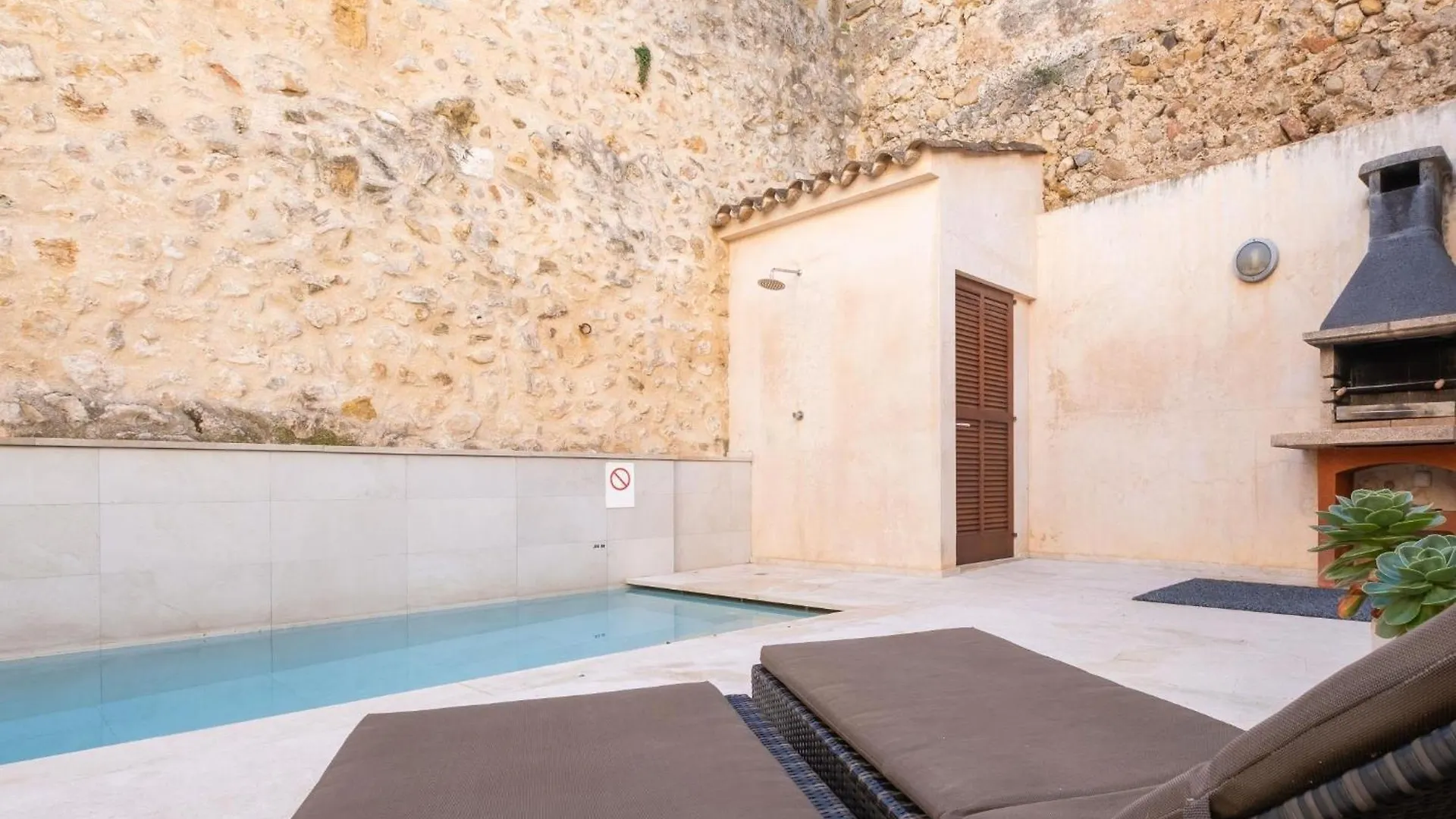 Townhouse San Sebastia By Sunvillas Mallorca Pollença