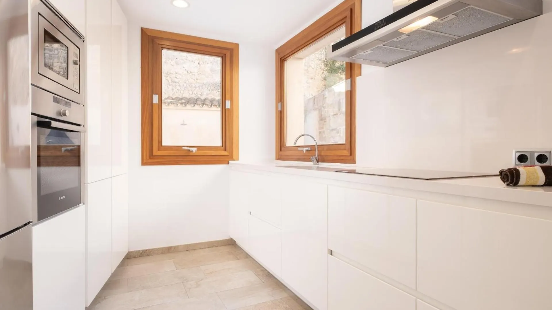別荘 Townhouse San Sebastia By Sunvillas Mallorca ポレンサ スペイン