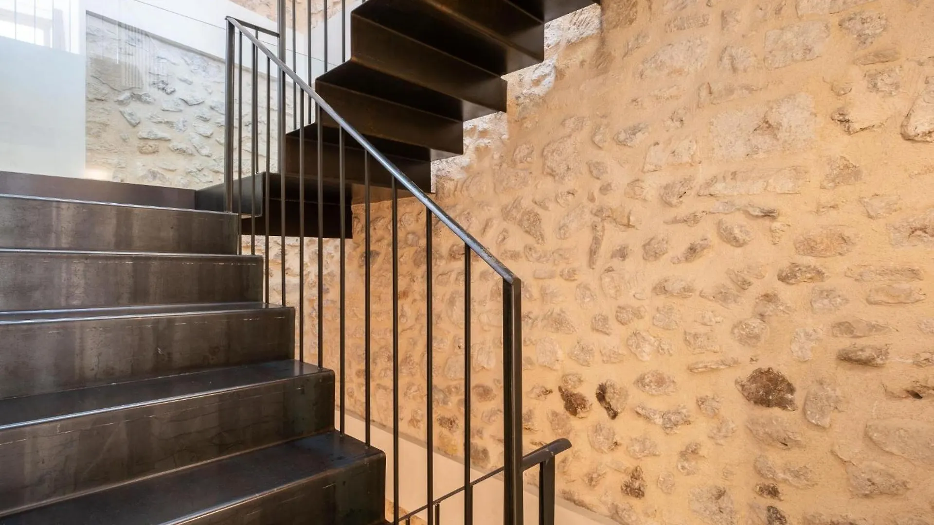 Townhouse San Sebastia By Sunvillas Mallorca ポレンサ 0*,  スペイン